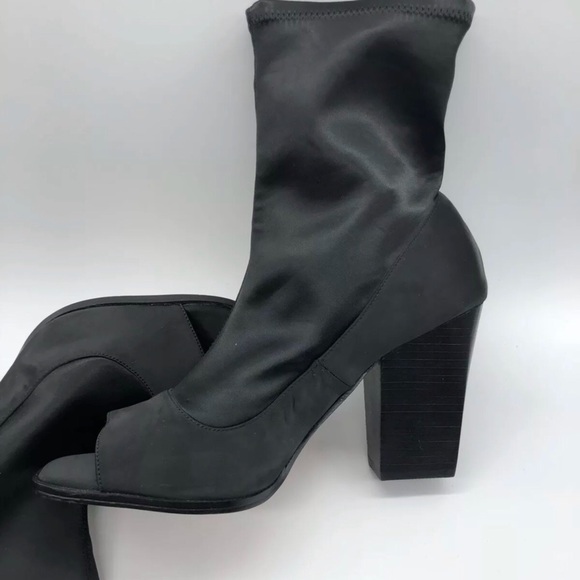 REPORT BRADSHAW BLACK PEEP-TOE BOOTIES - Picture 4 of 7